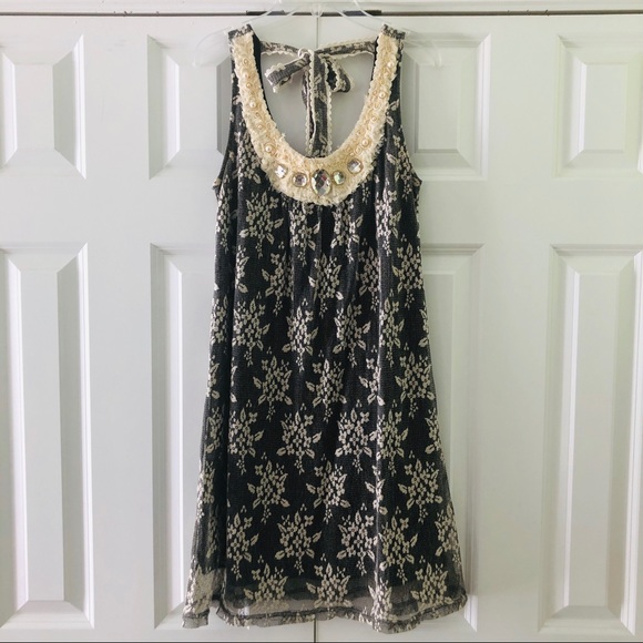 ⭐️ Lace Trapeze Dress - Picture 1 of 5